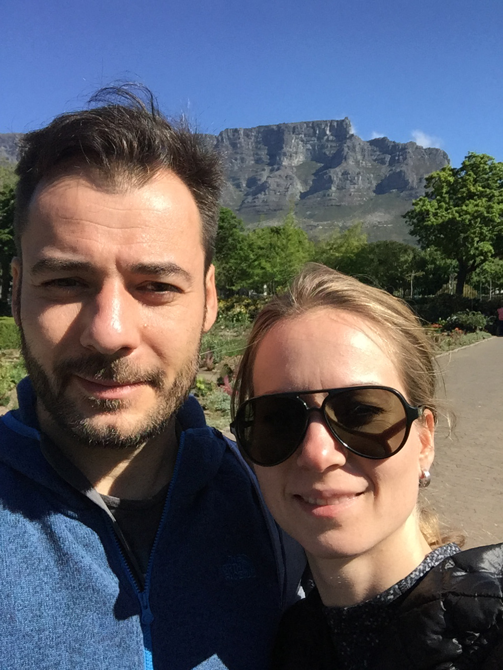 8_infrontof_table_mountain